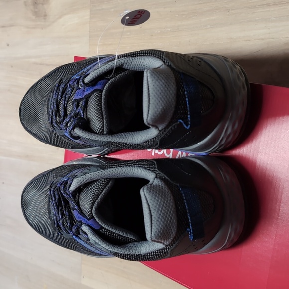 New Balance Women's 410 V8 Trail Running Shoes - Picture 3 of 6